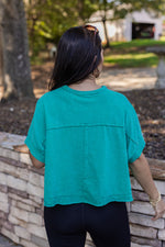 green cropped basic tee