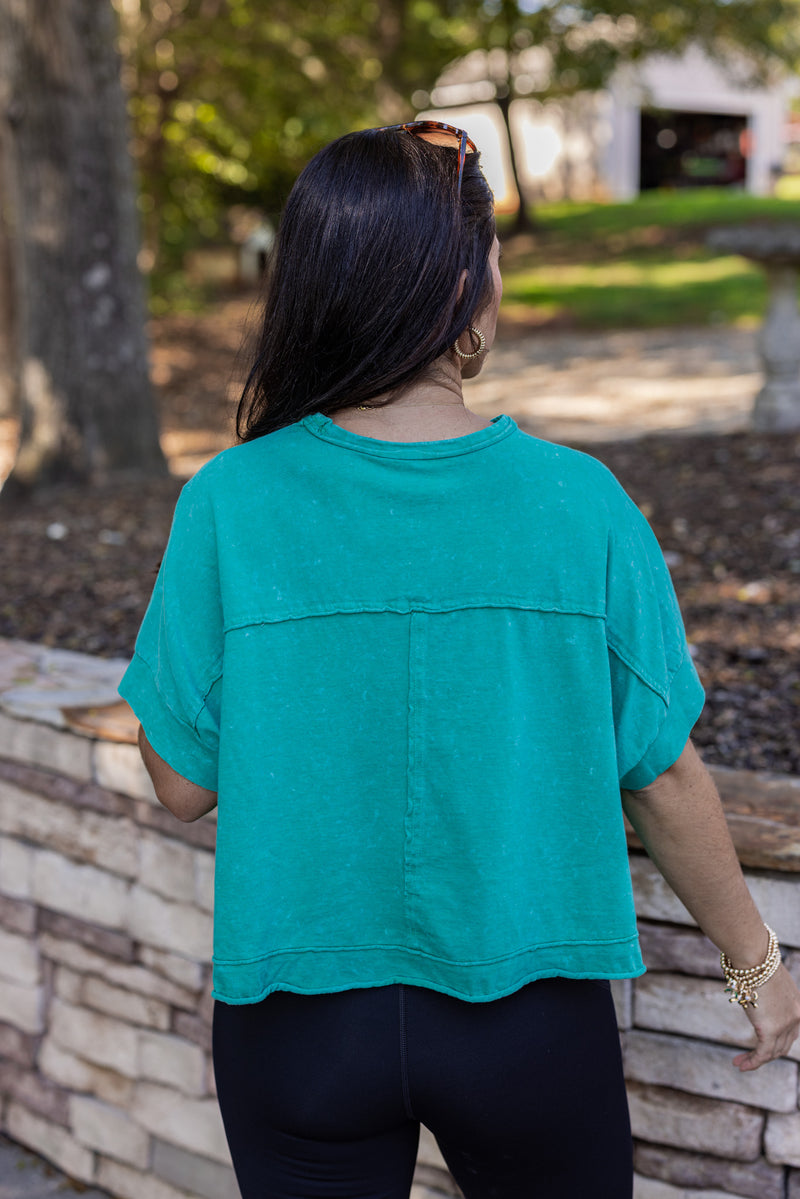 green cropped basic tee