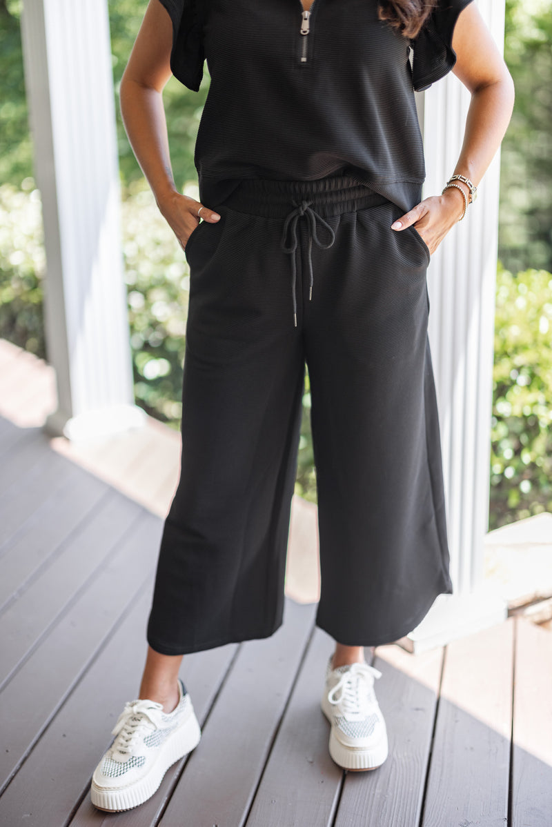 black cropped wide leg casual pants